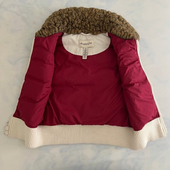 Abercrombie & Fitch White Faux Fur Down Feather Puffer Vest - Picture 7 of 8